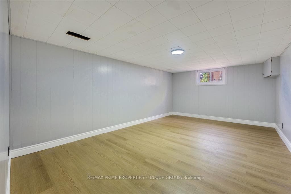 890 Hollands Avenue photo 32