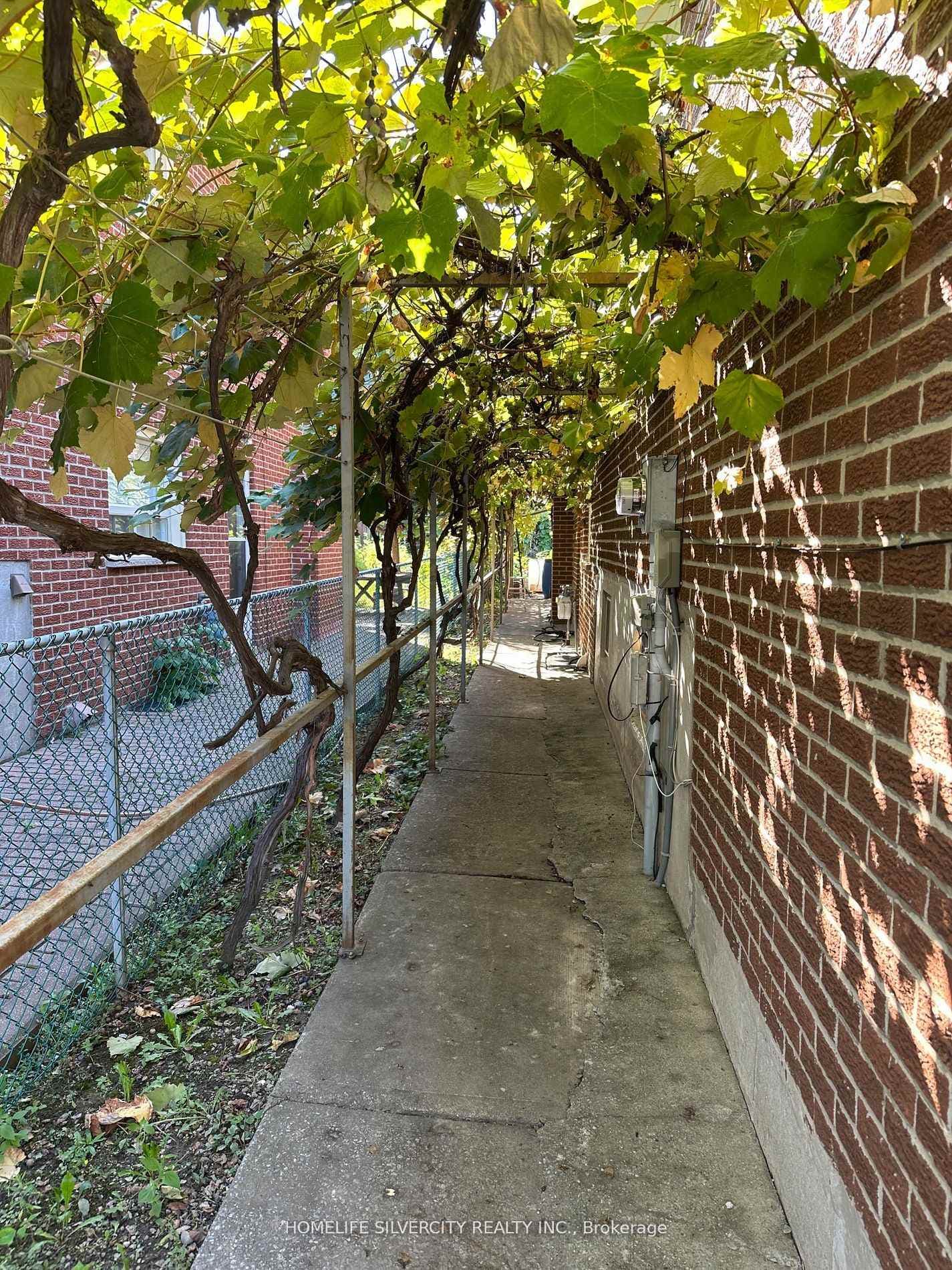 110 Anthia Drive photo 22