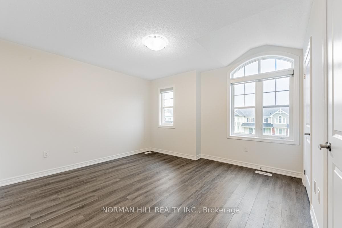 272 Riverlands Avenue photo 17