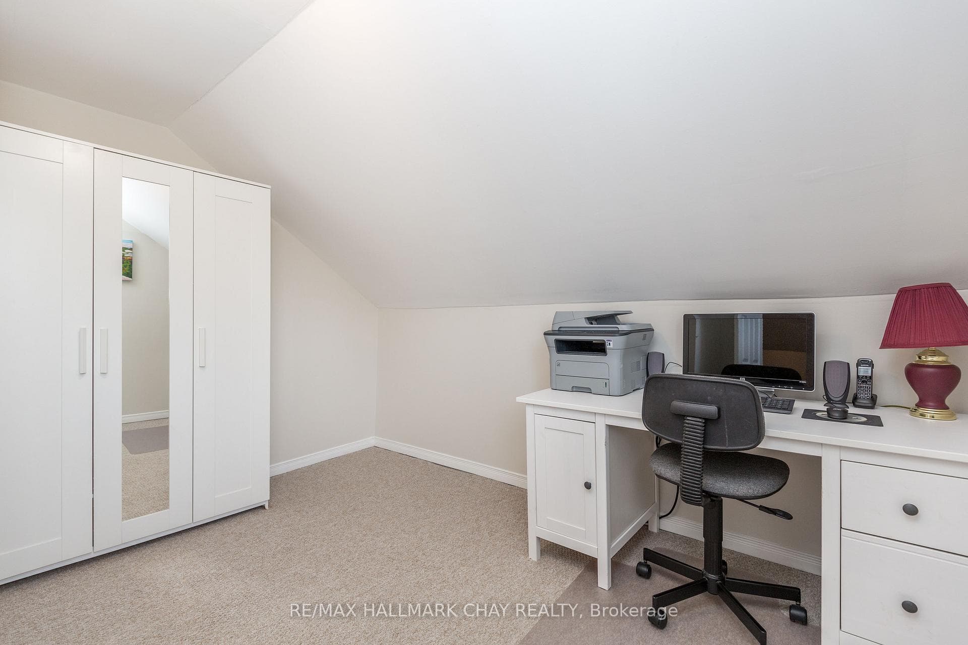 4 Dufferin Street photo 32