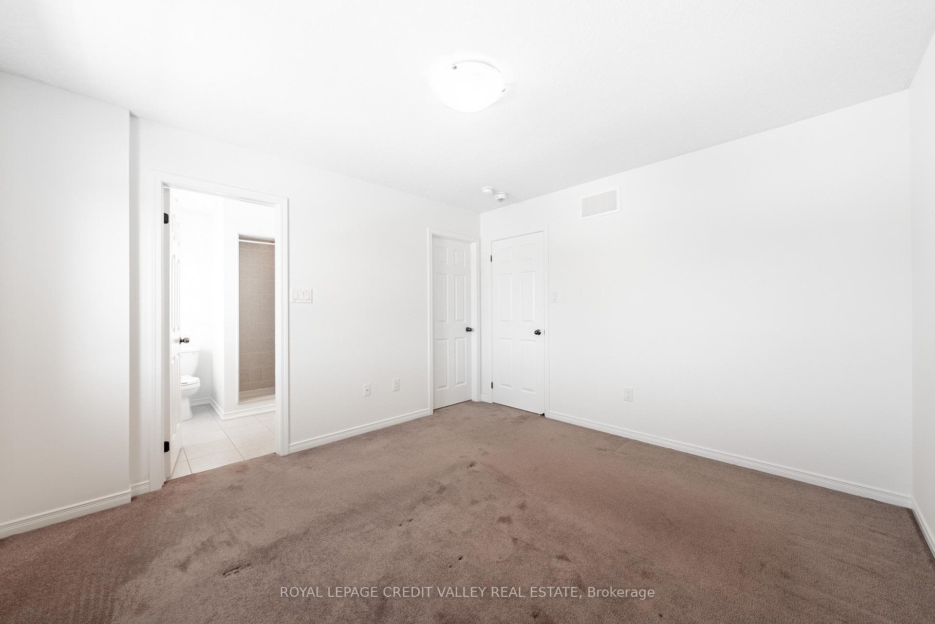 260 Powell Road photo 20