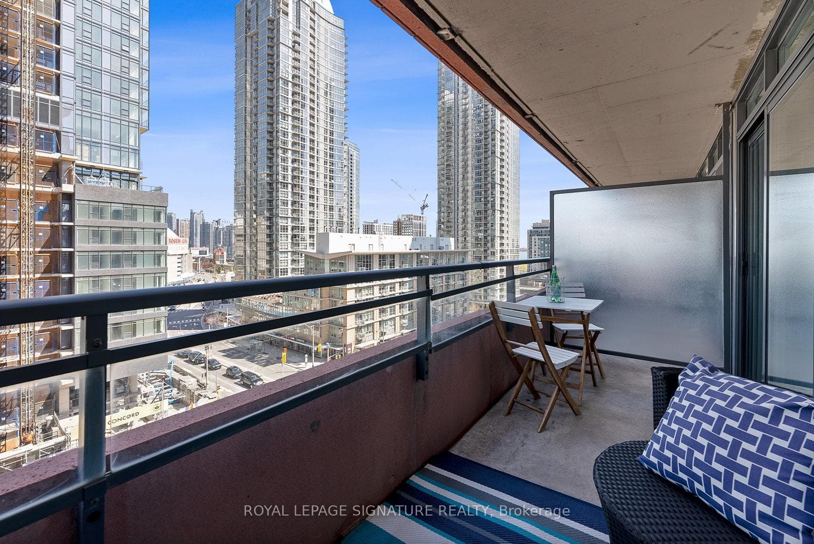 4K Spadina Avenue Unit 917 photo 27