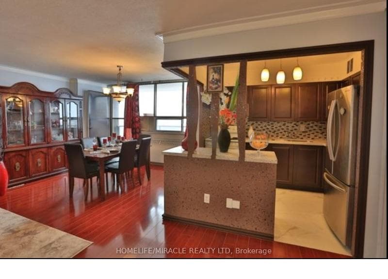 180 Markham Road Unit 1404 photo 2