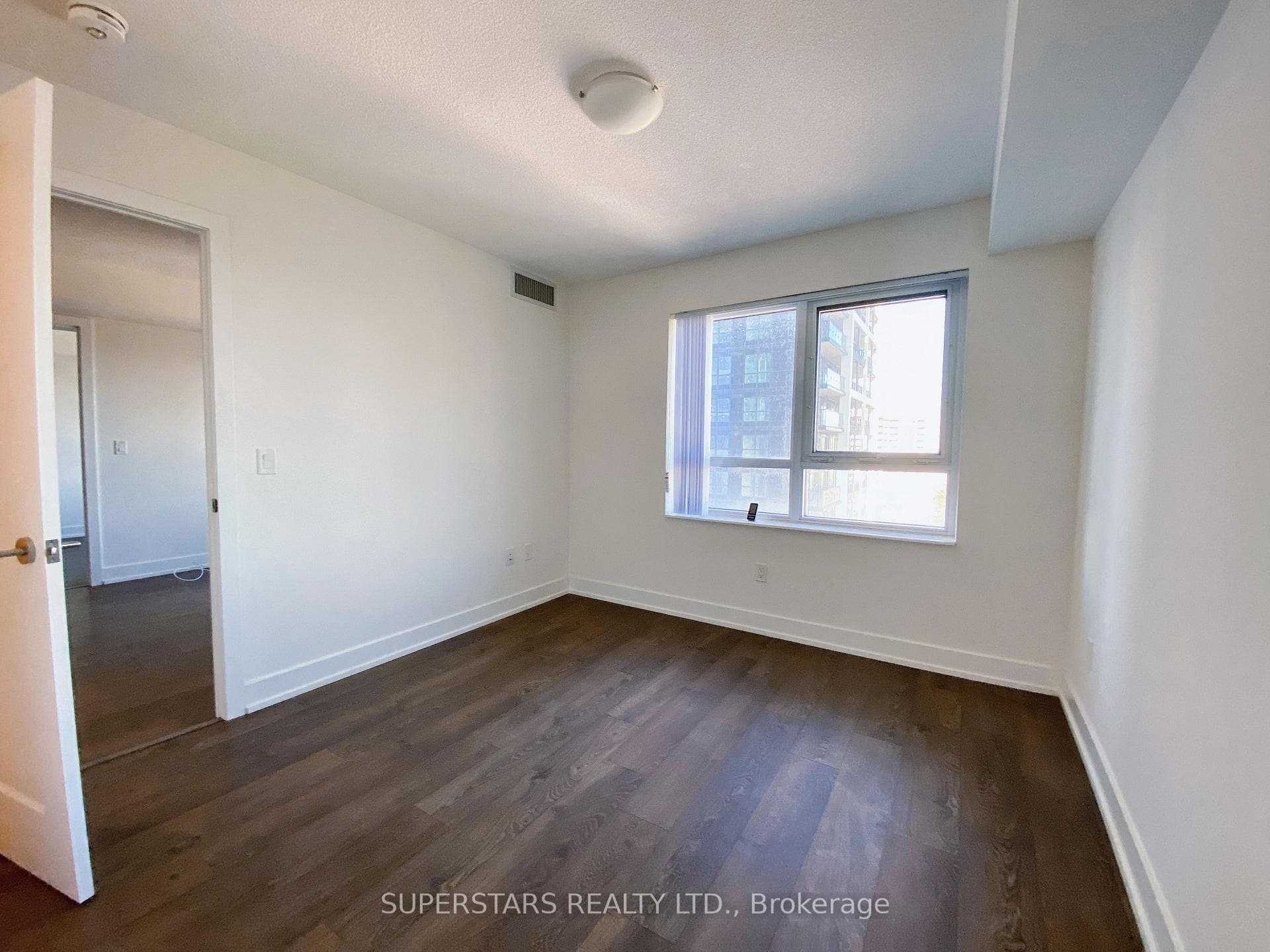 7 Mabelle Avenue Unit 807 photo 7