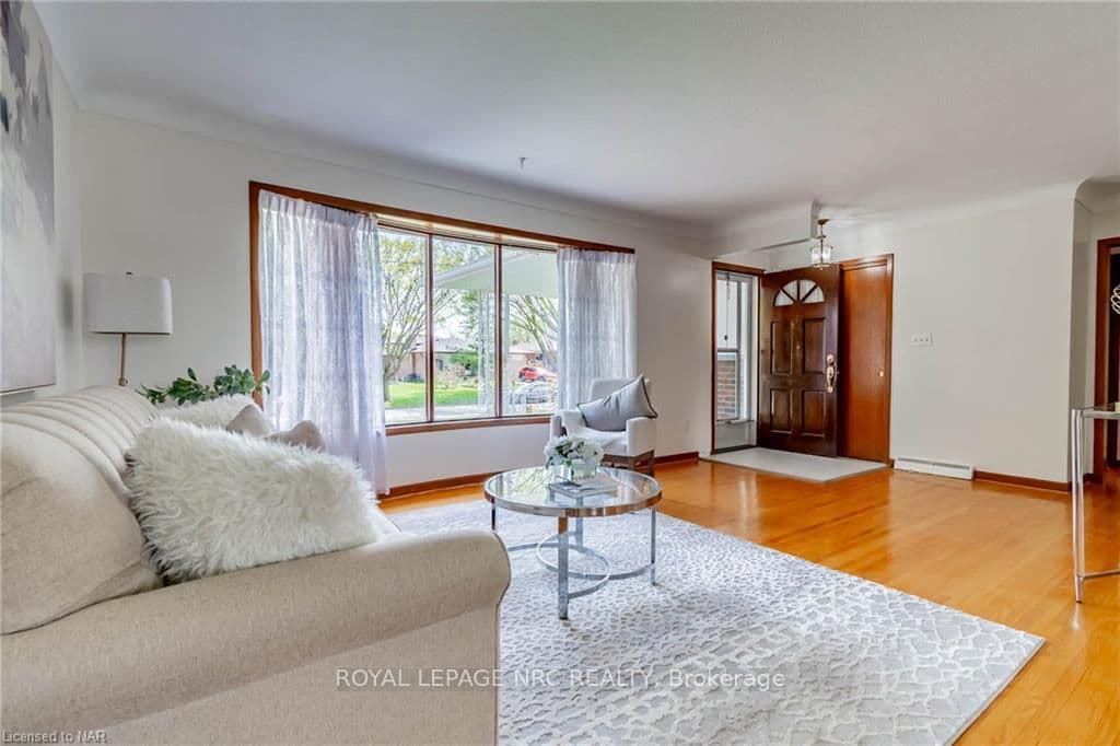 89 ALLAN Drive photo 6