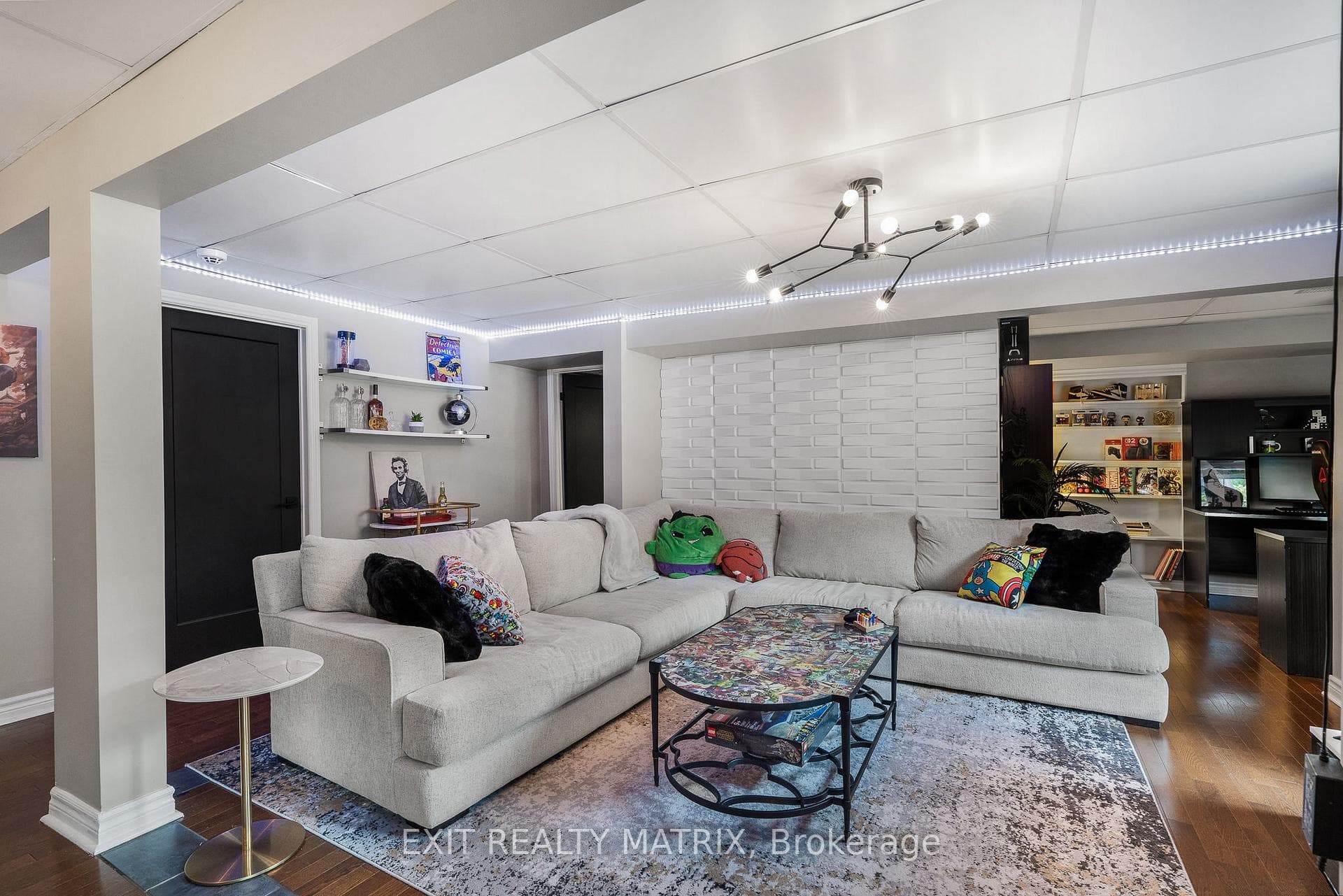 1271 GEORGES VANIER Drive photo 26