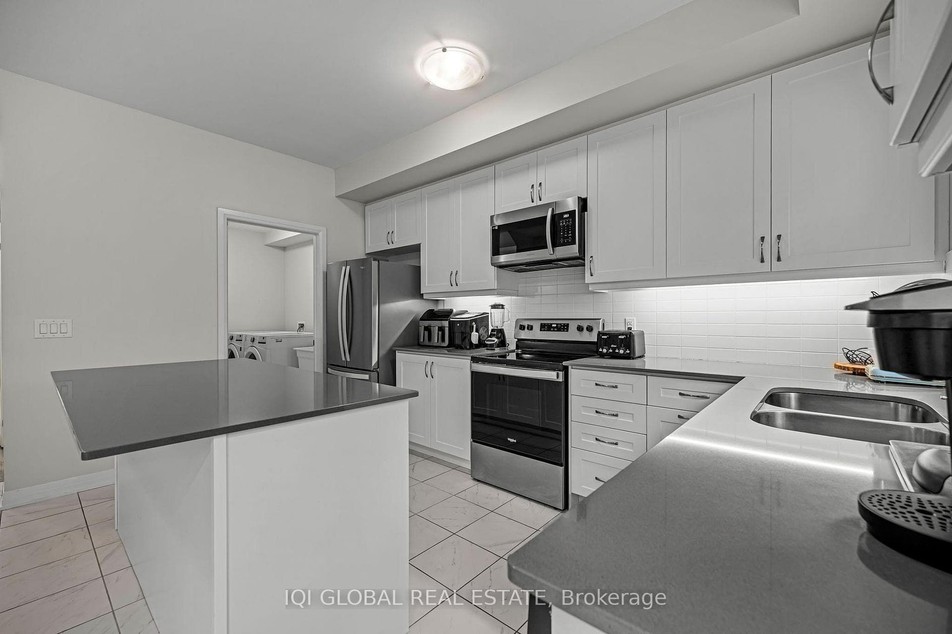 585 Colborne Street Unit 1303 photo 9