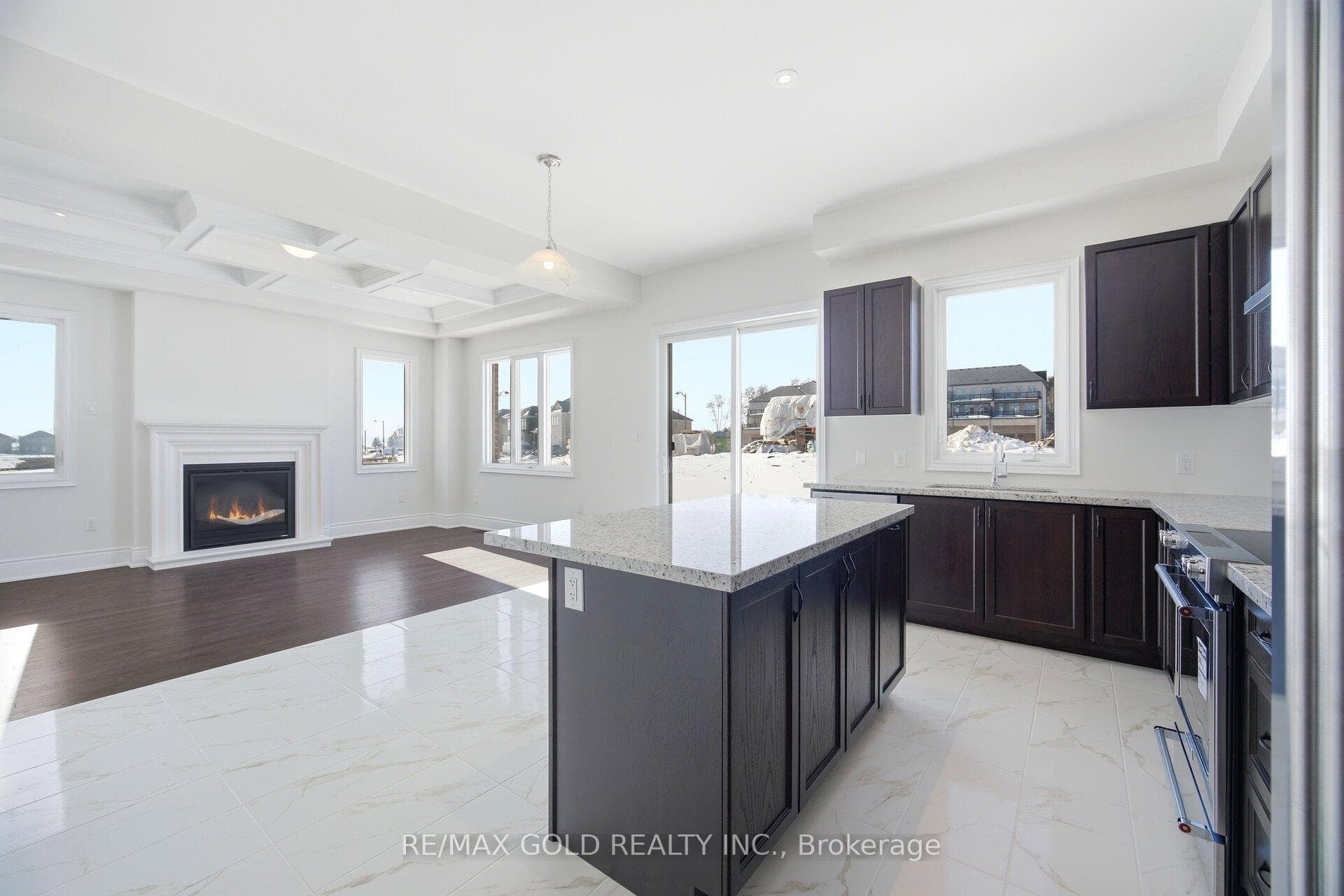 32 Addison Street photo 8