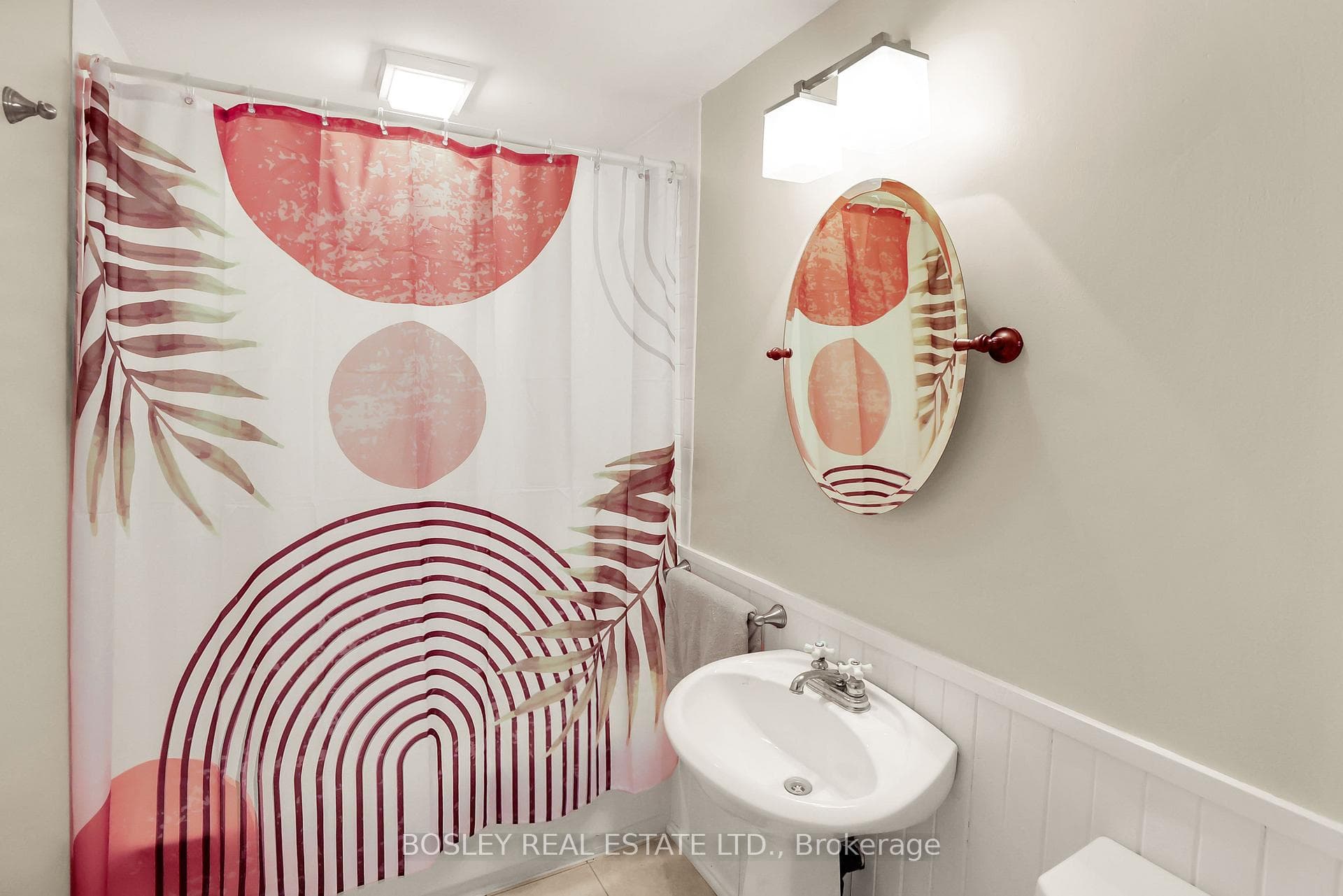 420 Gloria Road photo 31
