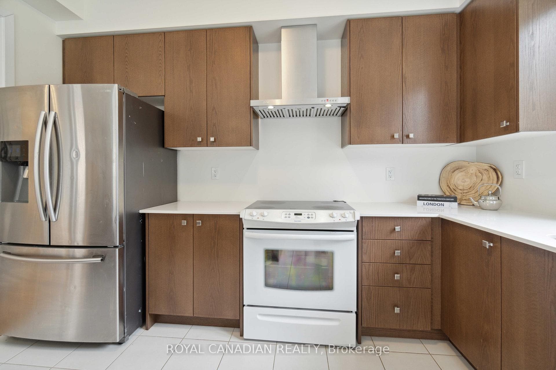 40 Lumb Drive photo 17
