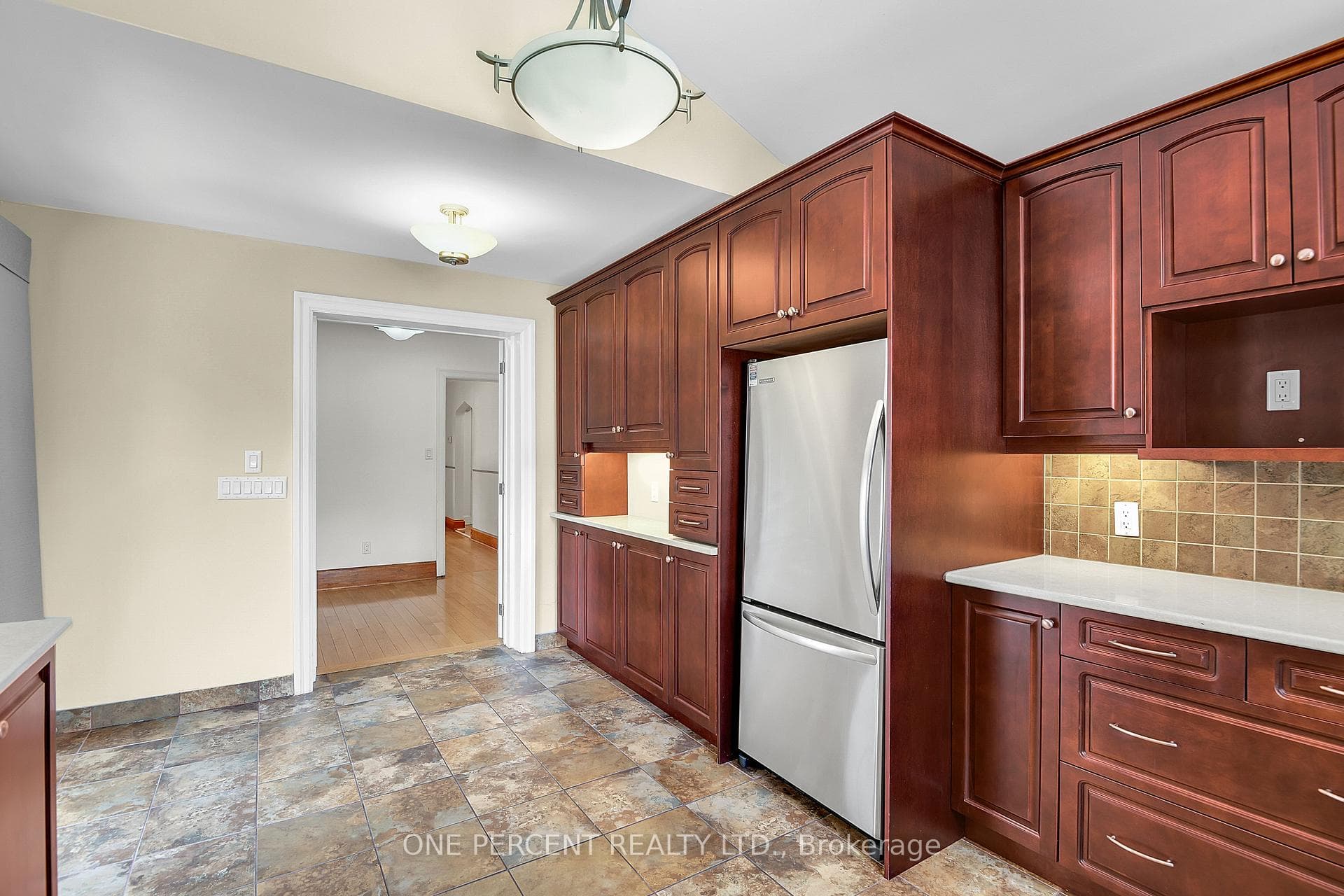 705 Parkdale Avenue photo 14