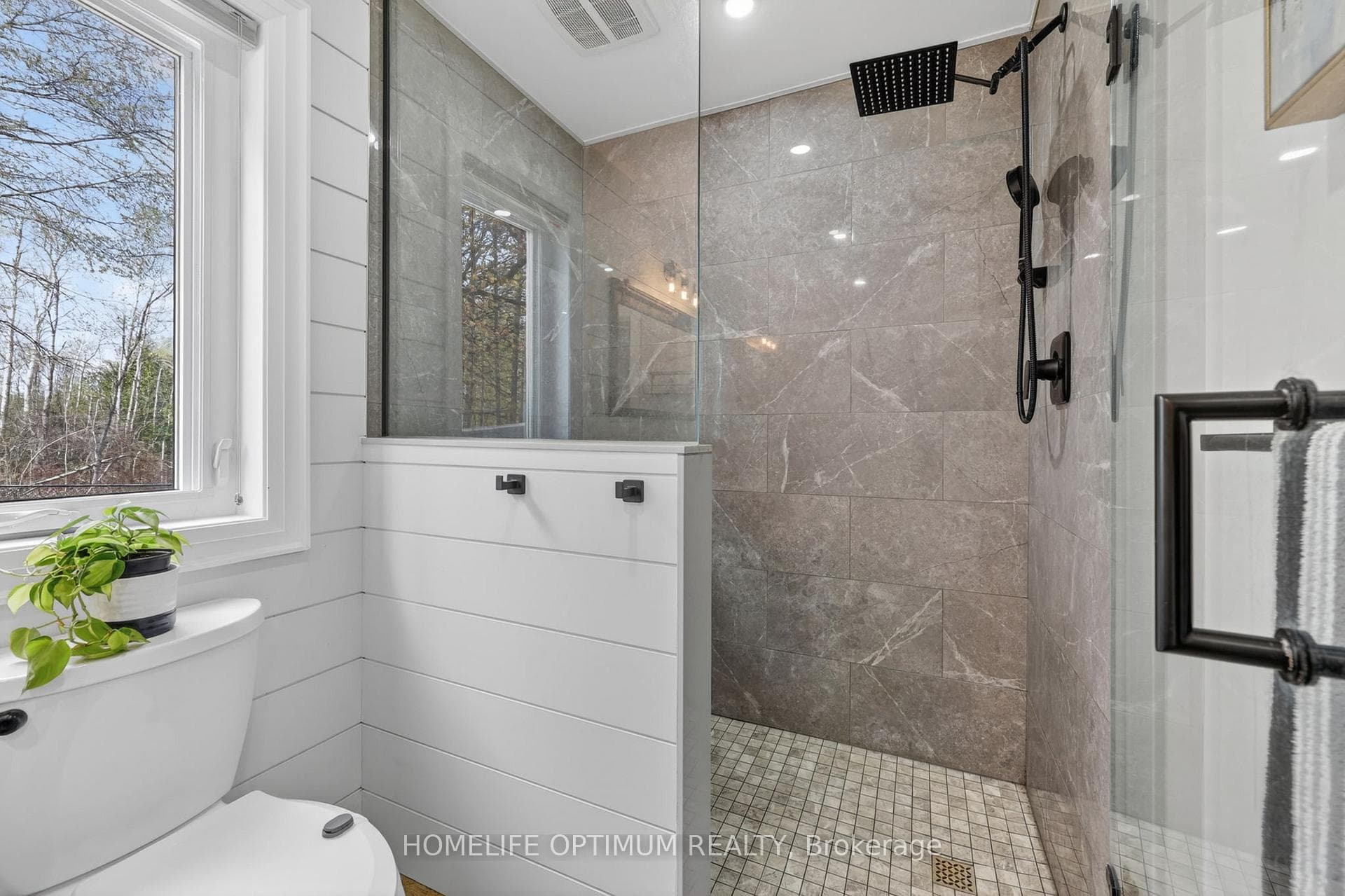 5670 Thomas Drive photo 24