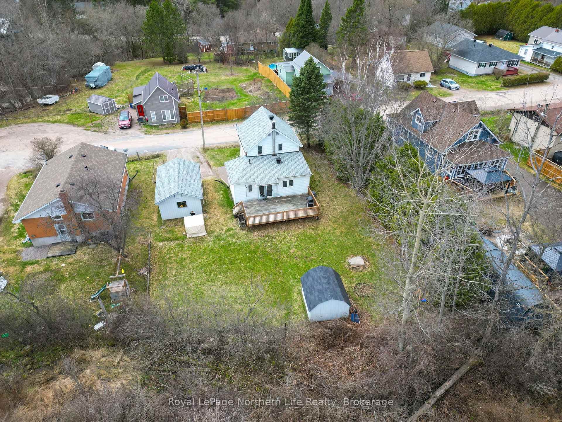 306 Spetz Avenue photo 32
