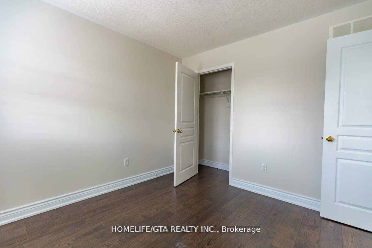 154 Goldenwood Crescent photo 23