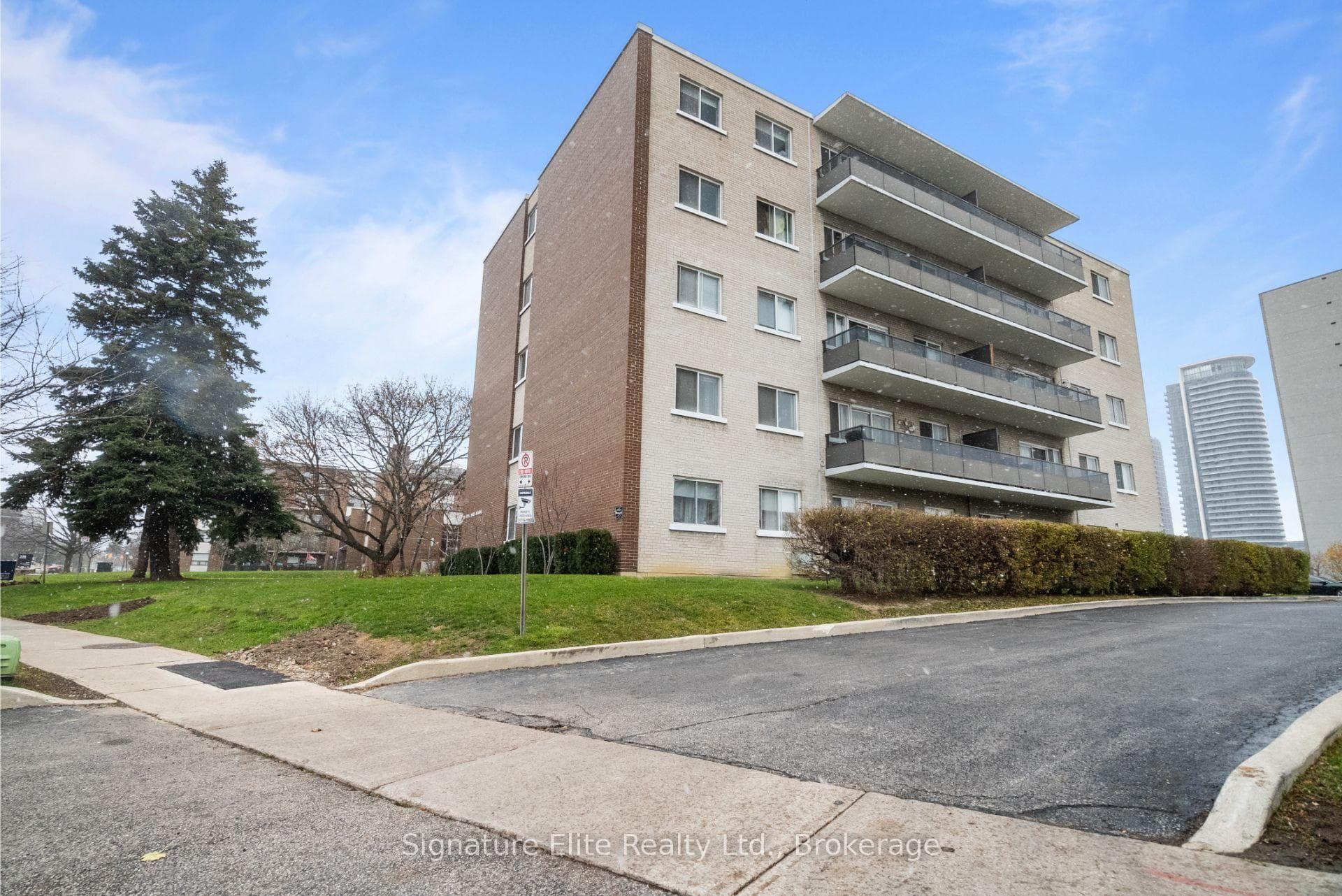 329 The West Mall N/A Unit 304 photo 18