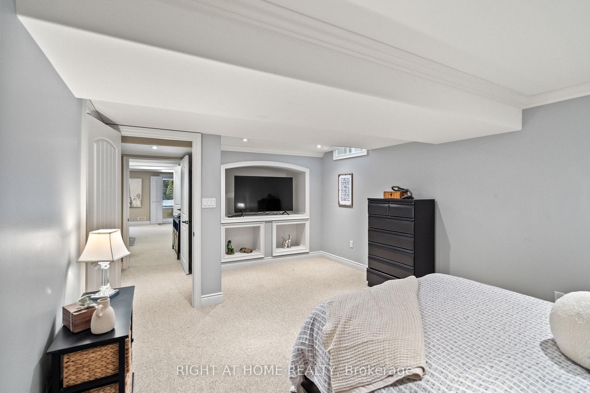 60 Jane Avenue photo 35