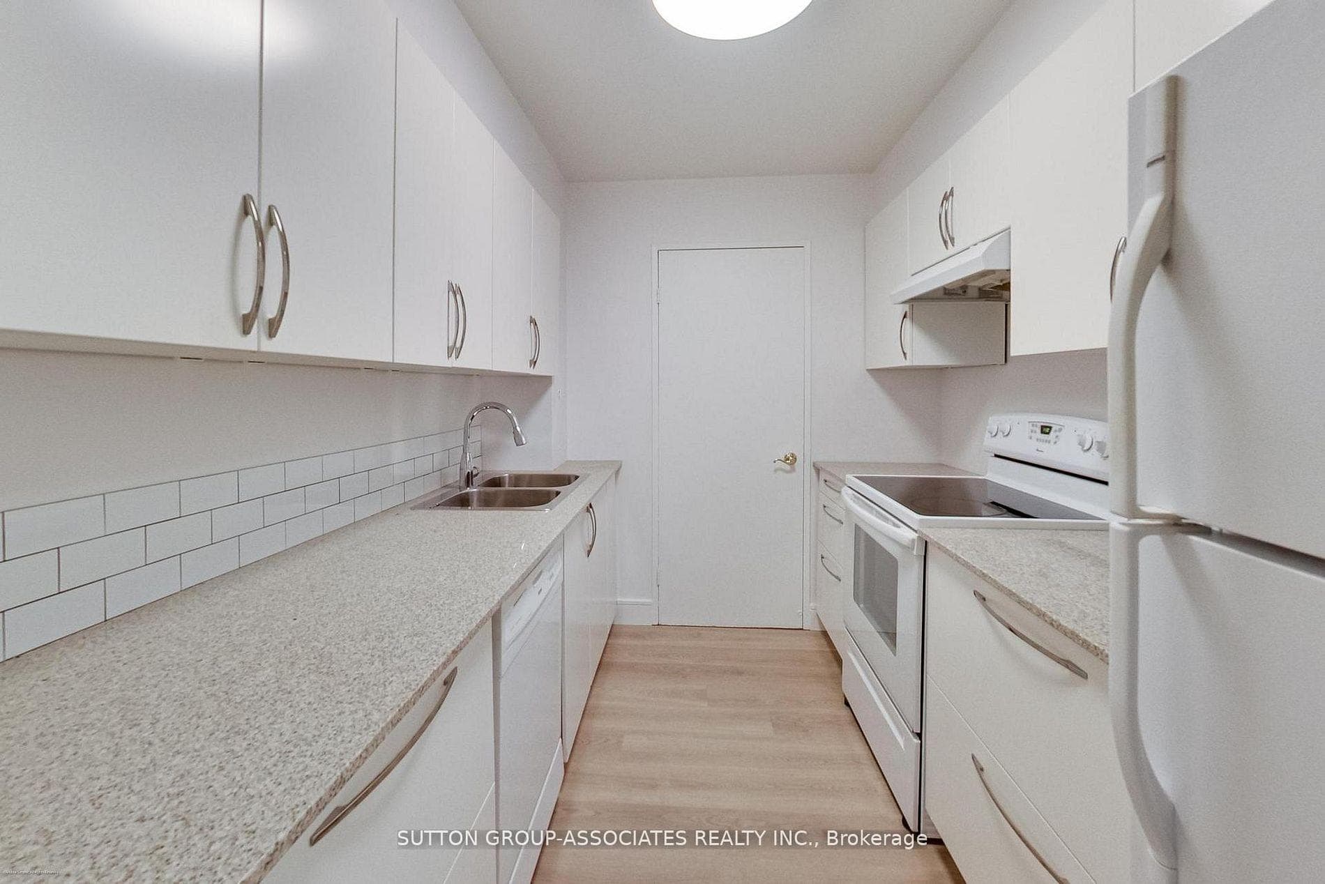 250 Jarvis Street Unit 804 photo 4