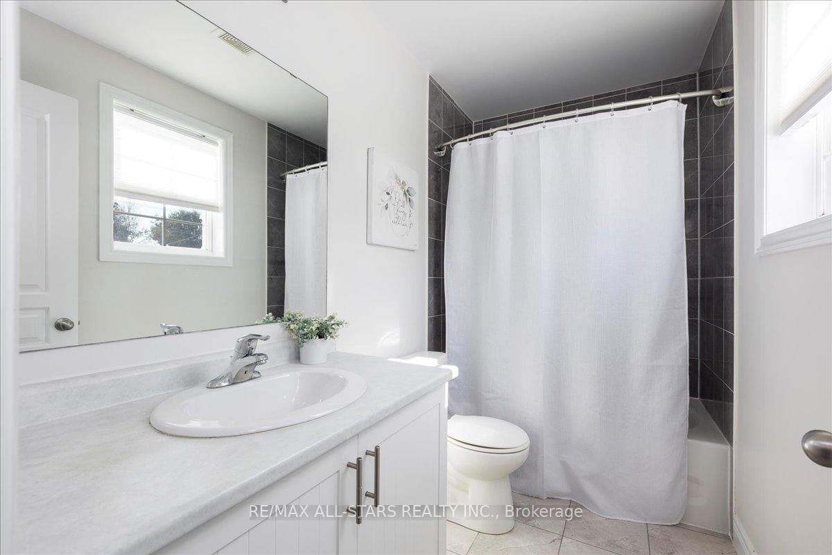 81 Douglas Drive photo 19