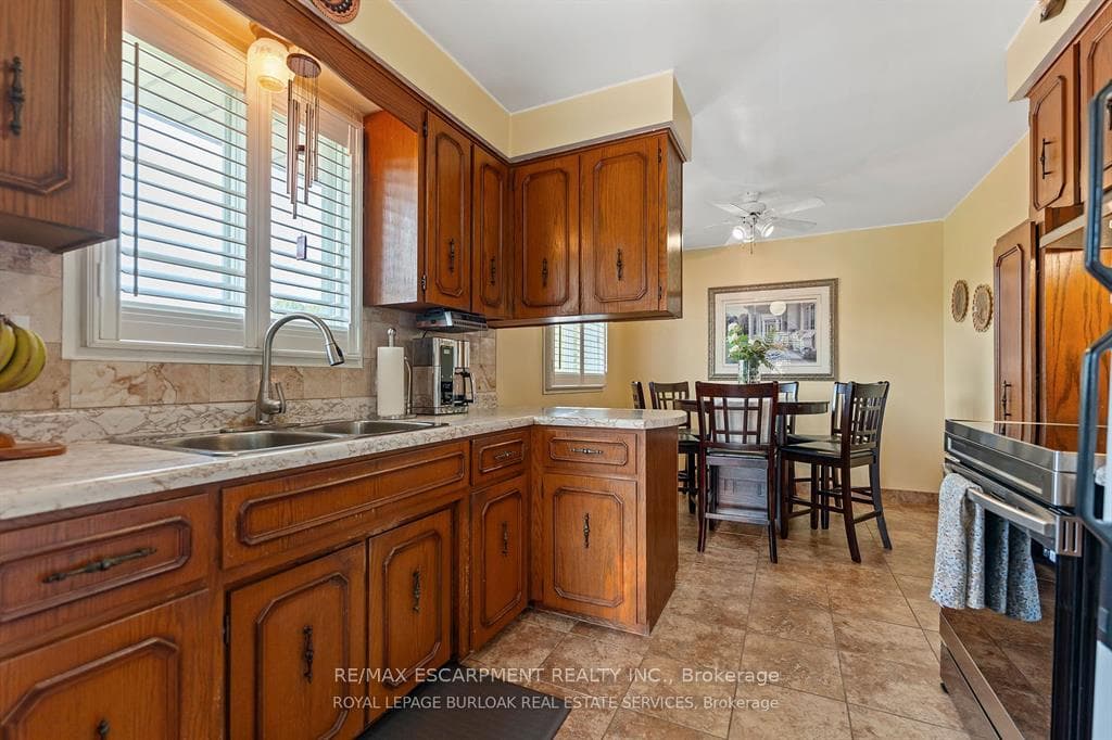 299 EASTDALE Boulevard photo 14