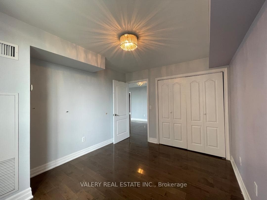 1140 Parkwest Place Unit 610 photo 9