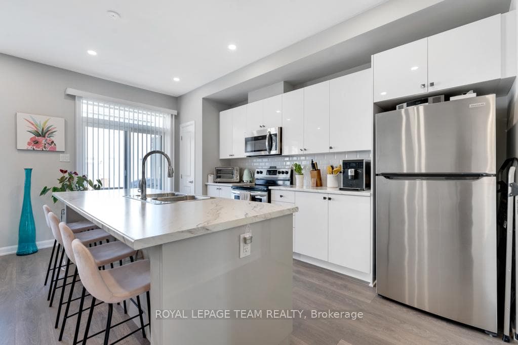 2030 CALTRA Crescent photo 11