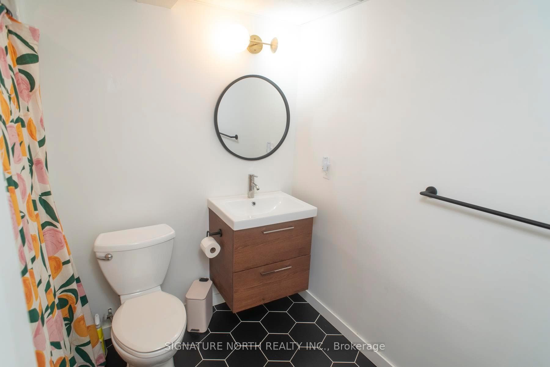 662 Mohawk Crescent photo 36
