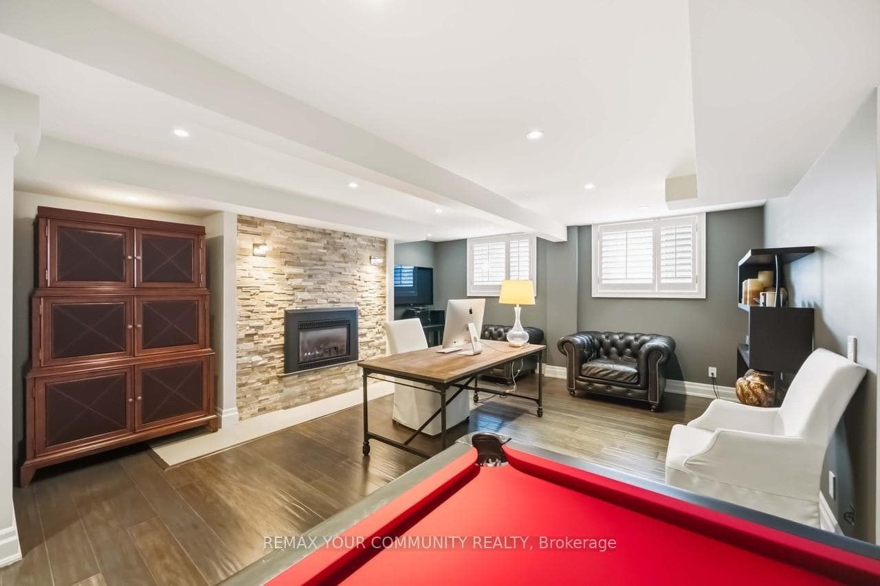 48 May Avenue photo 33