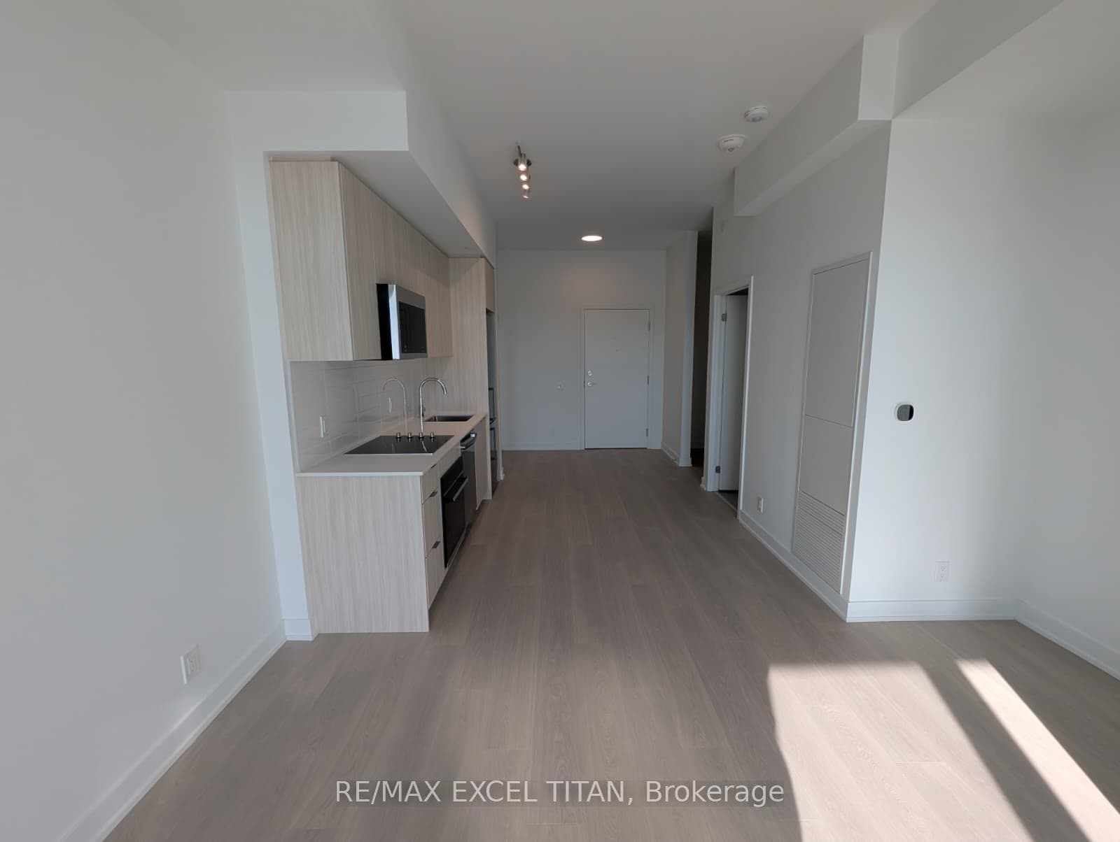 20 Deans Drive Unit 319 photo 4