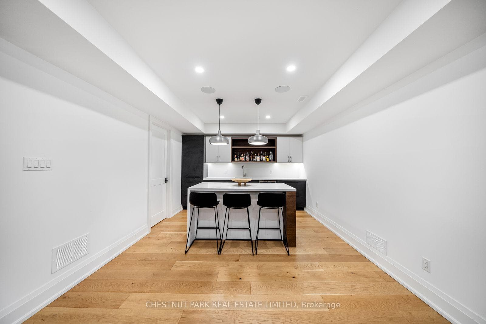 142 Fallingbrook Road photo 40