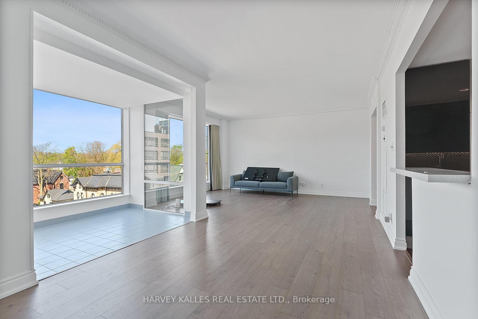 77 Avenue Road Unit 401 photo 17
