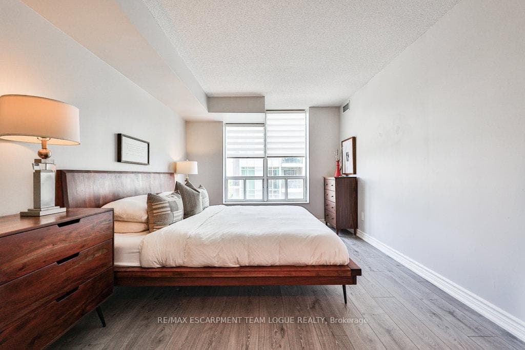 190 Manitoba Street Unit 805 photo 14