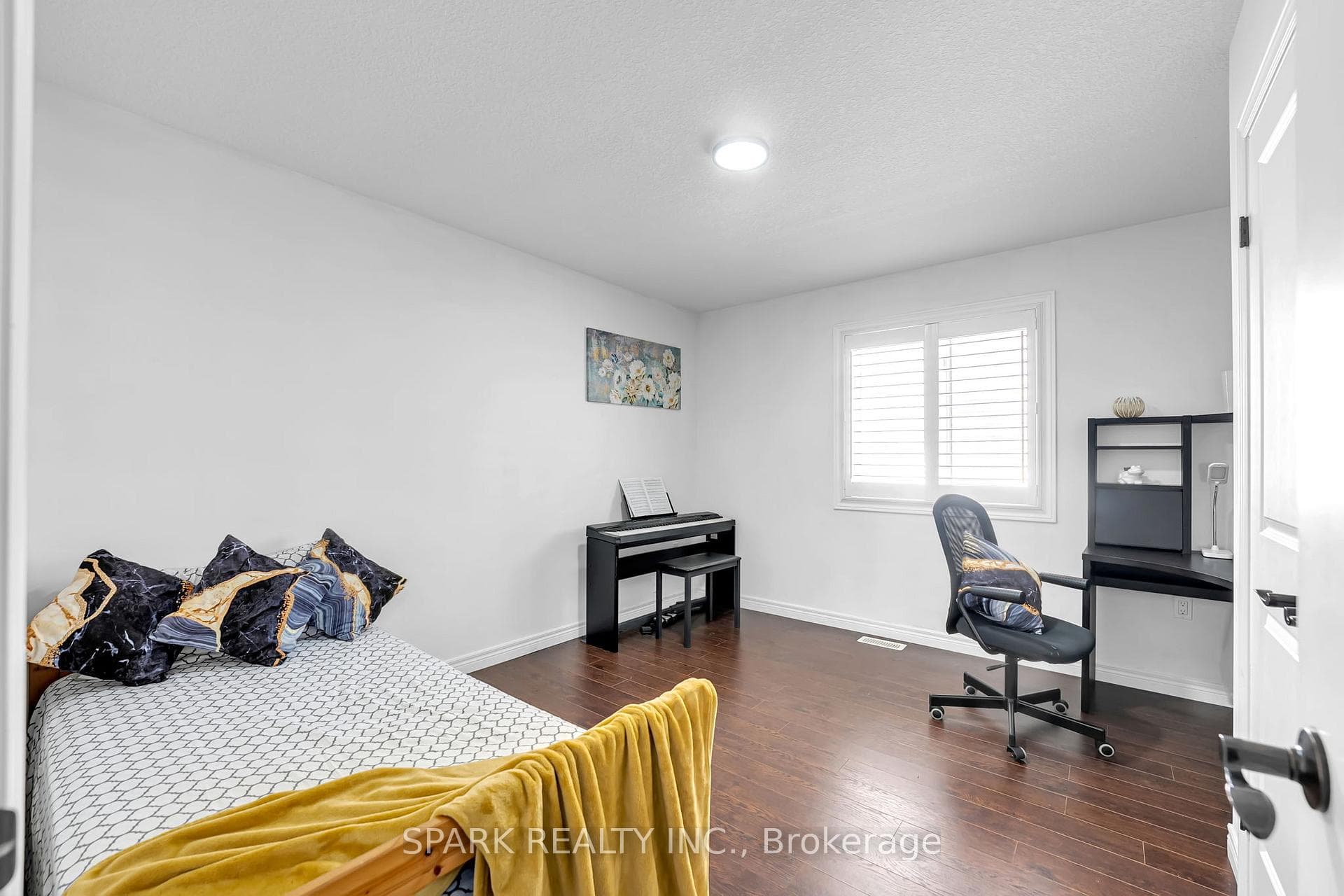 4 Cutts Crescent photo 14
