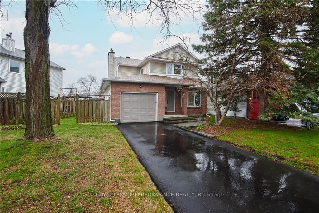 743 FARMBROOK Crescent photo 1