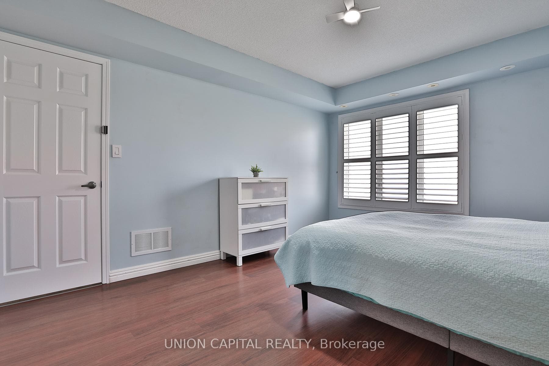 2169 Bur Oak Avenue photo 25