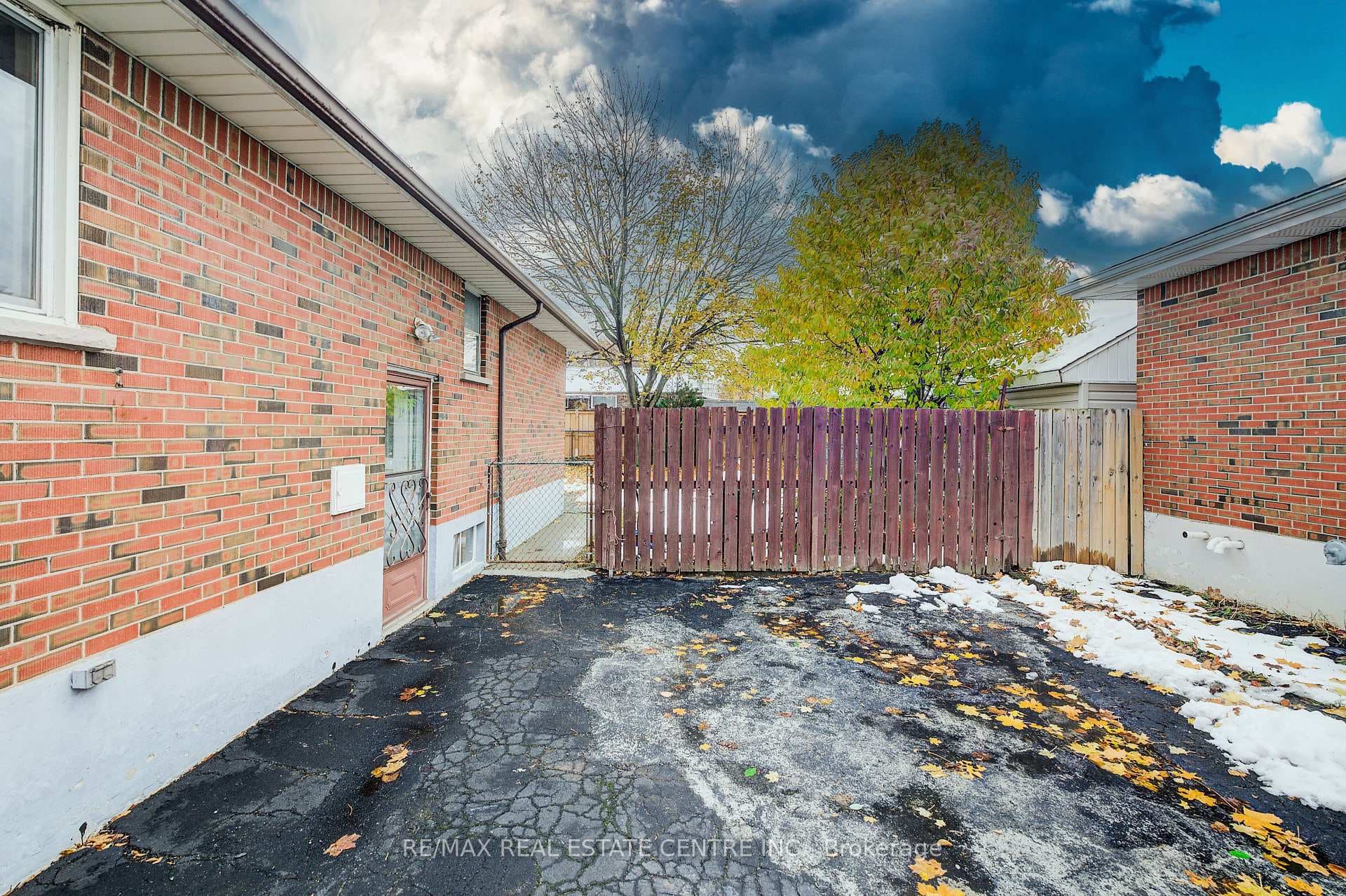 170 Fernwood Crescent photo 22