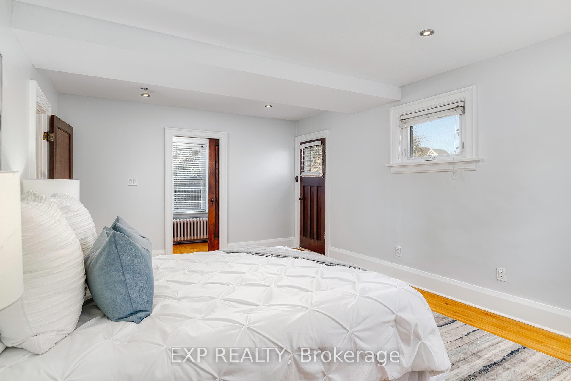 116 Wellington Street photo 14