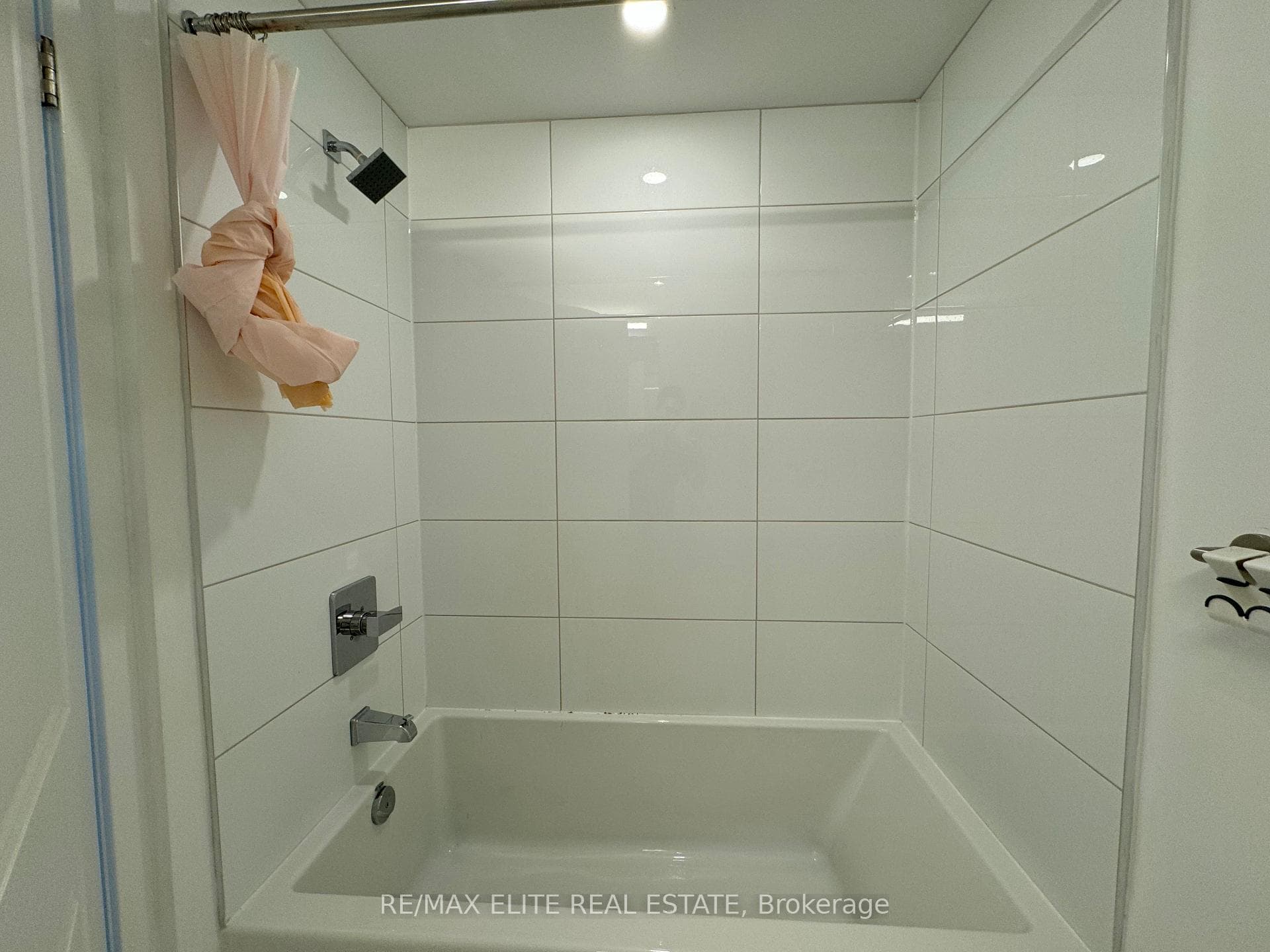 395 Bloor Street Unit 1811 photo 16