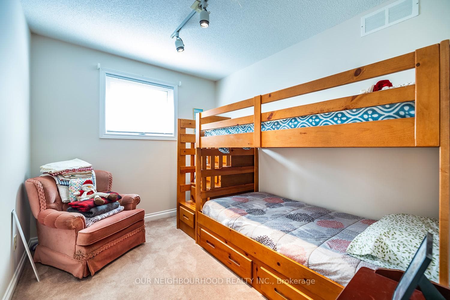 536 Steerforth Street photo 24
