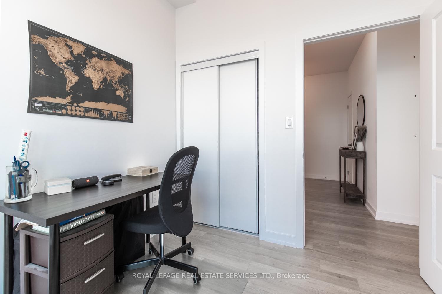 460 Dundas Street Unit 519 photo 28