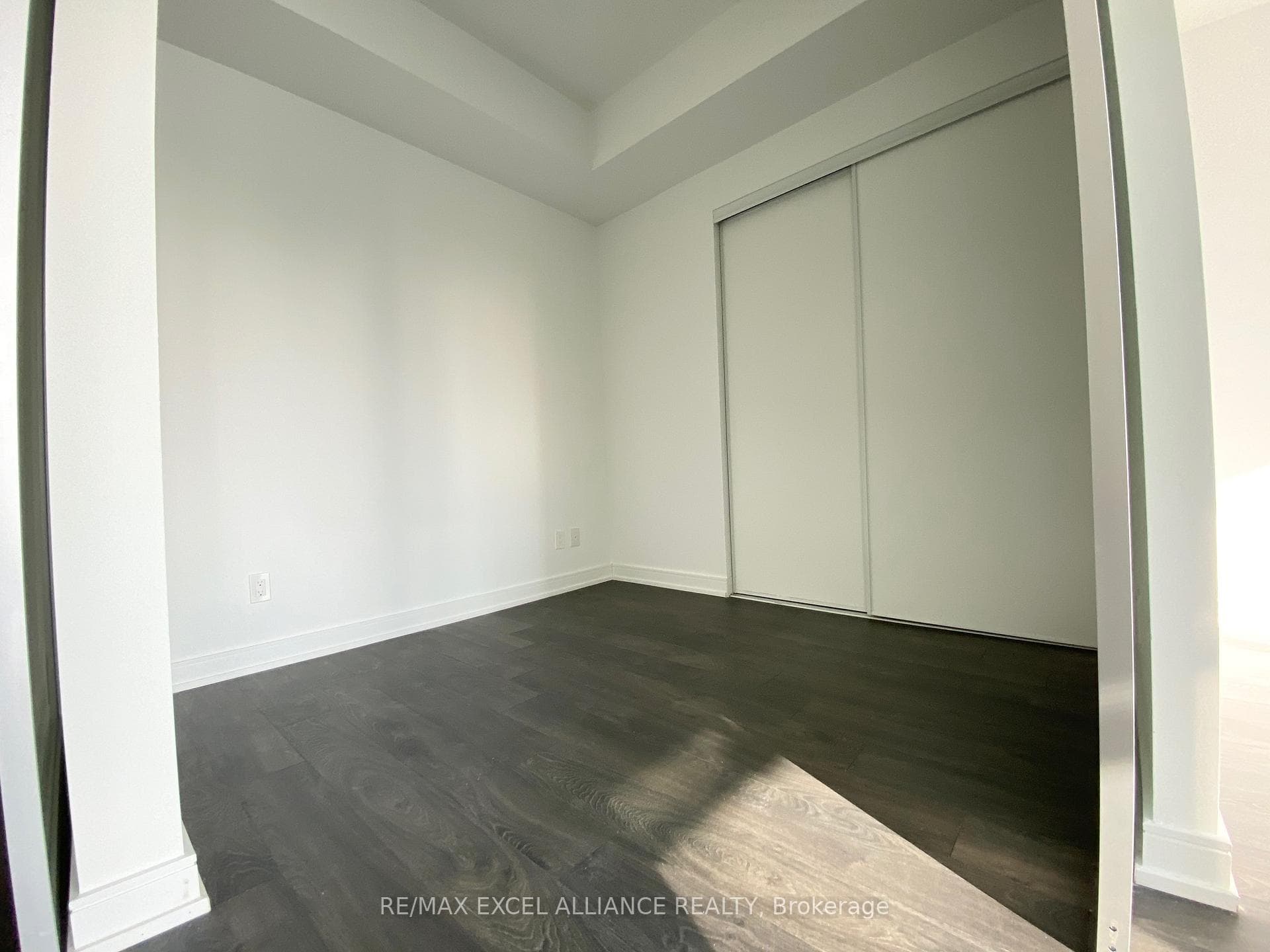 28 Wellesley Street Unit 1603 photo 5