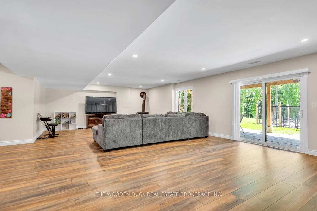 421 Douglas Road photo 22