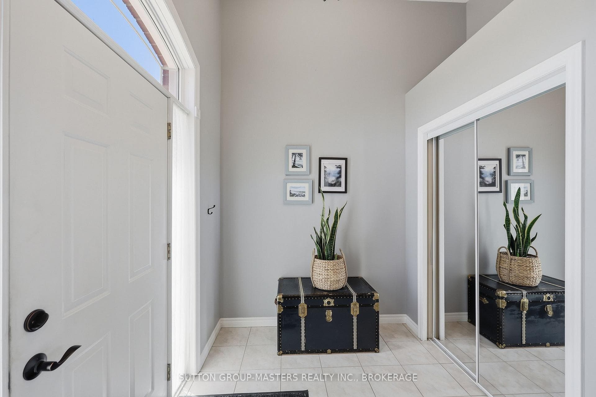 668 Melrose Street photo 4