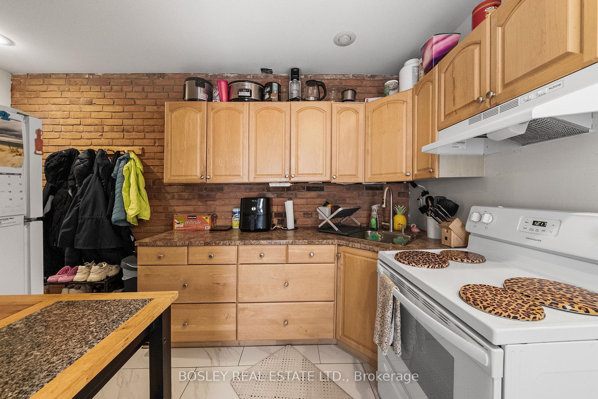 229 Woodbine Avenue Unit Main photo 6
