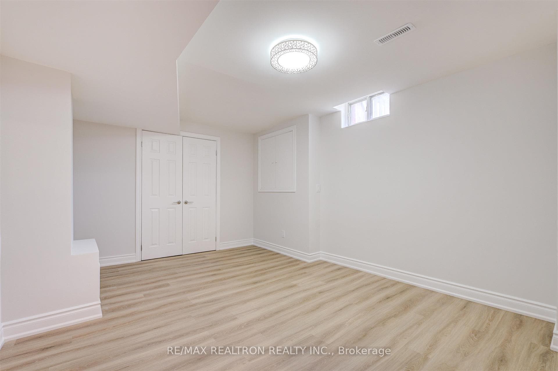 12 Randall Avenue Unit Lower photo 13