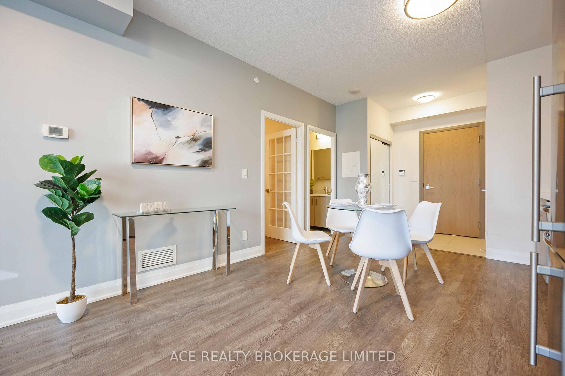 28 Uptown Drive Unit 306 photo 14