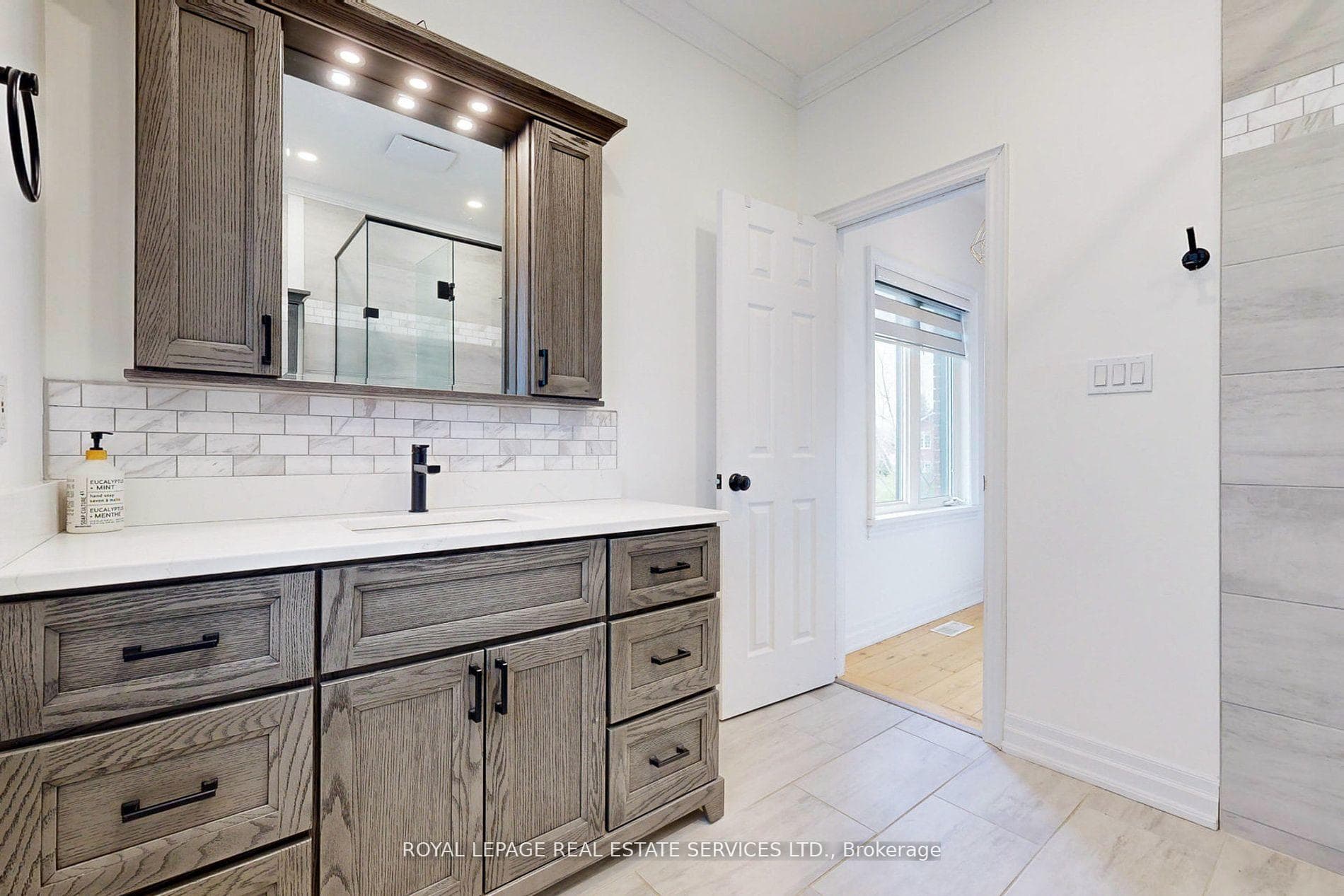 23 Fisher Drive photo 16