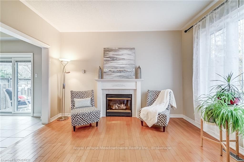 242 SHERWOOD Road photo 12