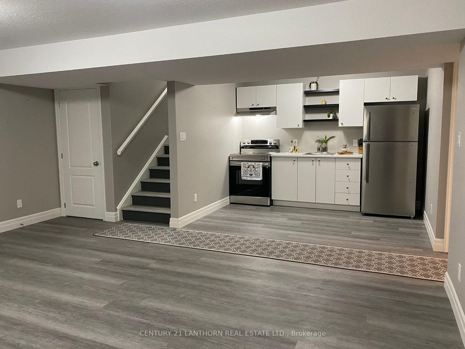 7 Caleb Crescent photo 3