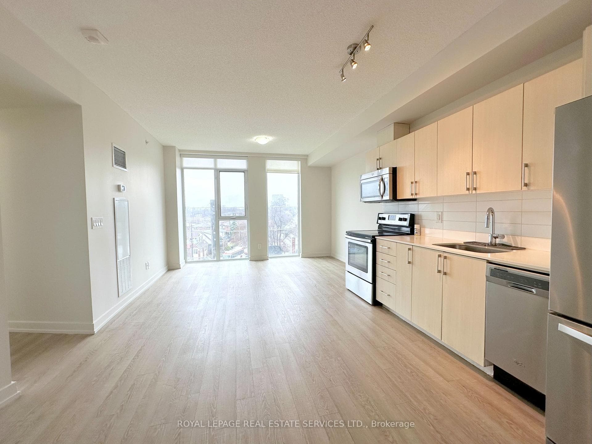 763 Woodbine Avenue Unit 504 photo 2