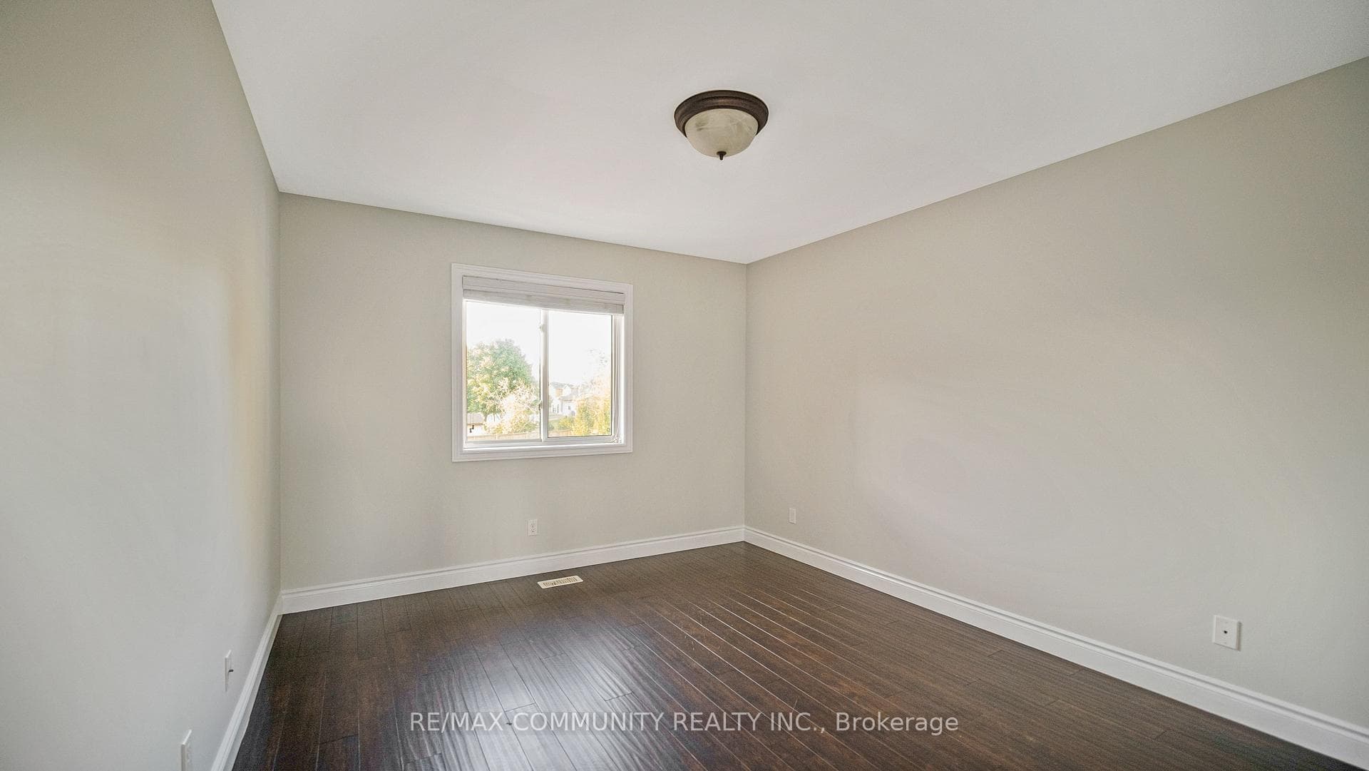 12 Laurel Street photo 24